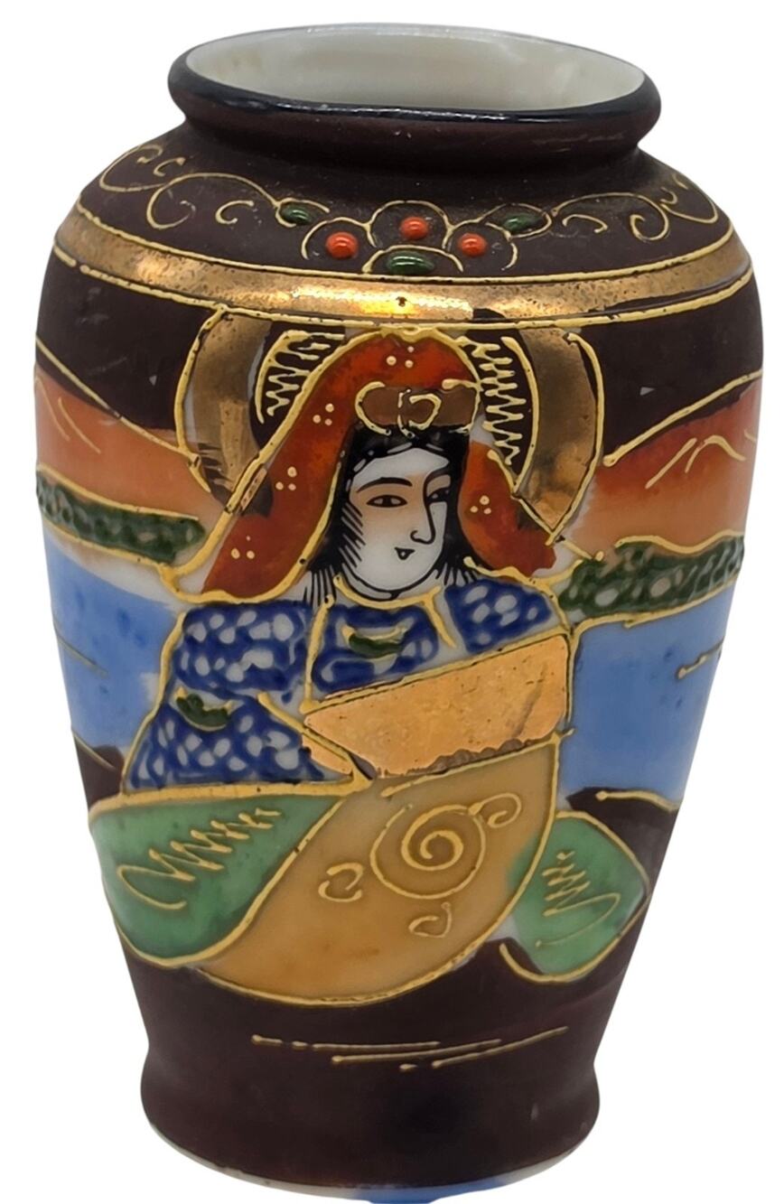 VINTAGE JAPANESE SATSUMA MORIAGE MINIATURE VASE